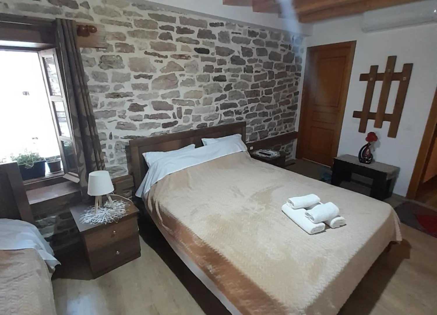 Guest House Ani Gjirokastër 0*,